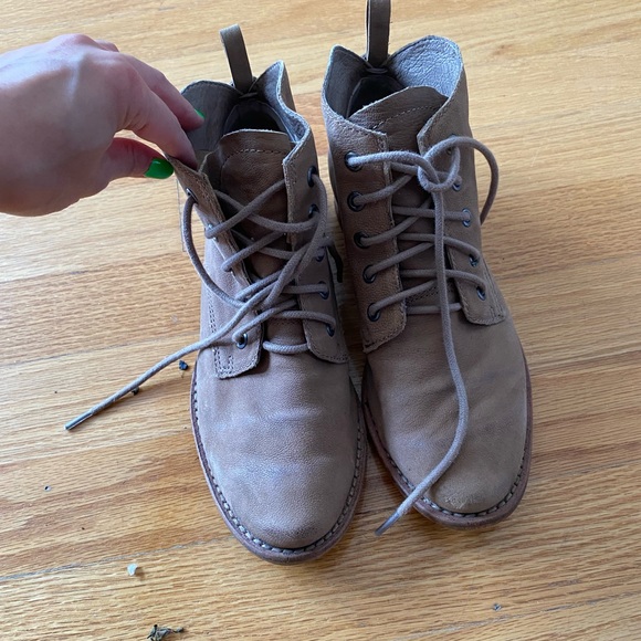 Sam Edelman Mare booties in color Putty - Picture 2 of 4